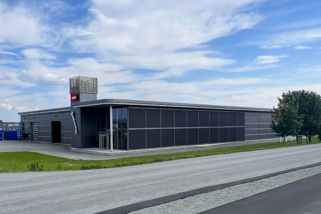 Som en betydelig aktør innen verktøy og verktøyløsninger, har vi også et stort ansvar for hvordan vi påvirker andre til å tenke bærekraftig og skape velfungerende arbeidsforhold